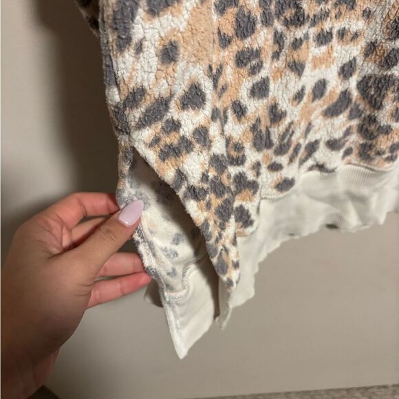 Aerie Oversized Summer Fleece Sweatshirt Leopard- Size Large - Picture 3 of 7